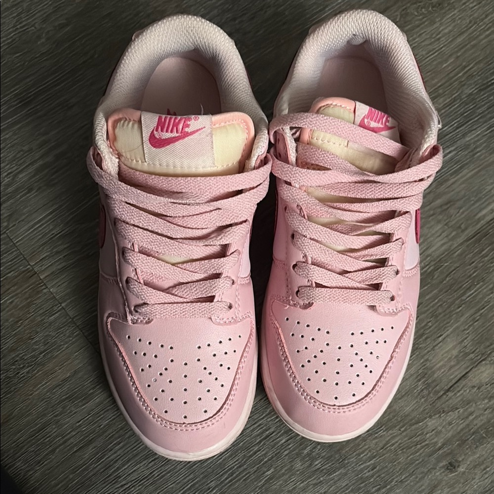 Nike Triple Pink Dunks